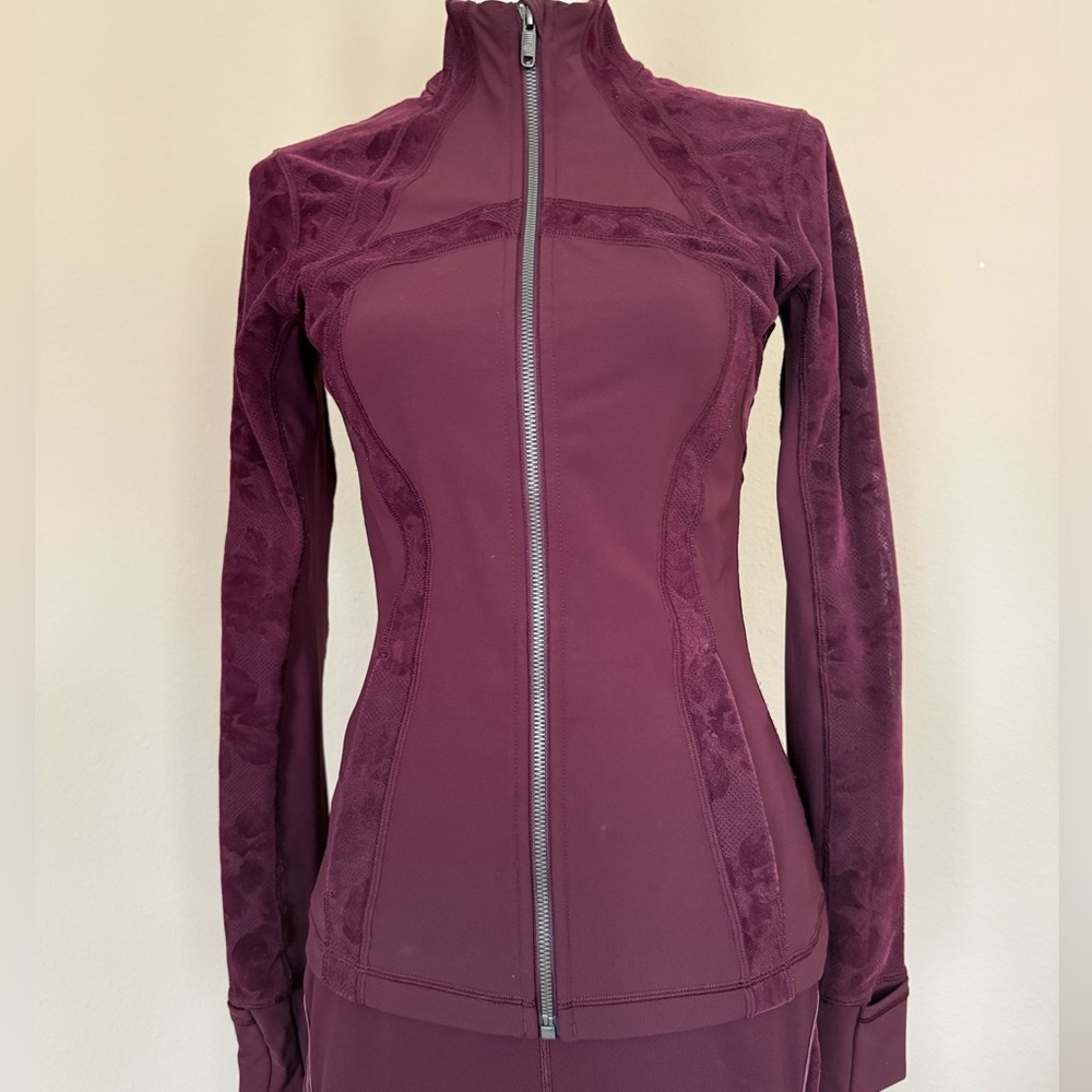 Lululemon Lace Brocade and Velvet Trim Define Jacket and Leggings SET Women’s S